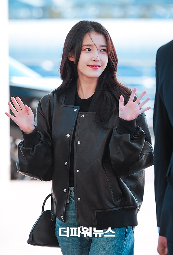 아이유, 인천국제공항 출국