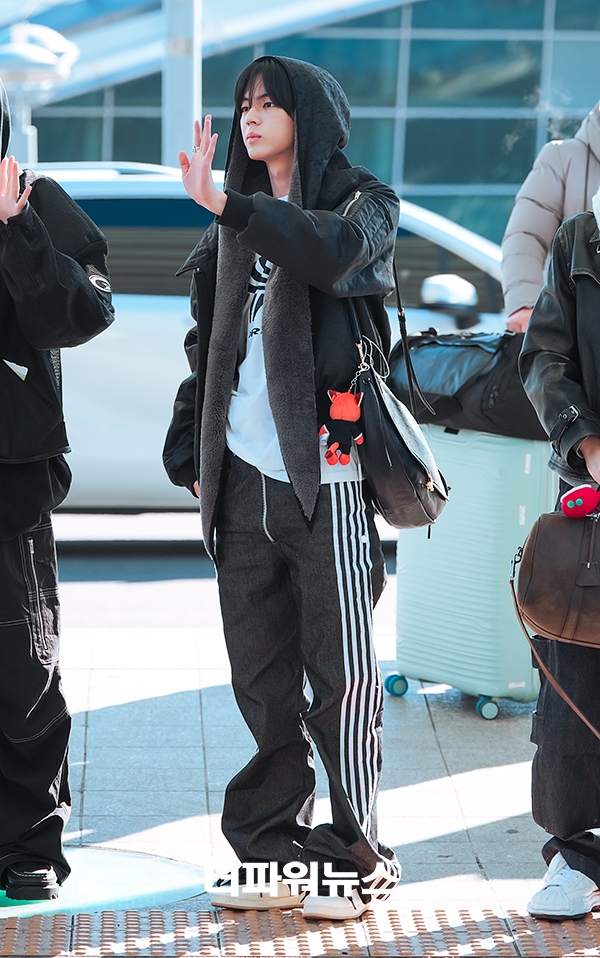 투어스 도훈, 인천국제공항 출국