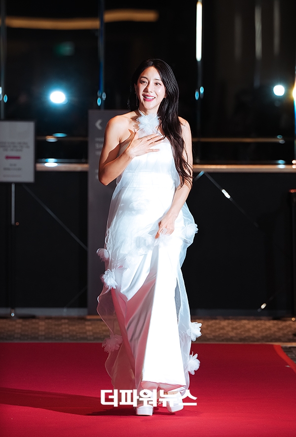 바다, '2025 서울국제영화대상' 레드카펫