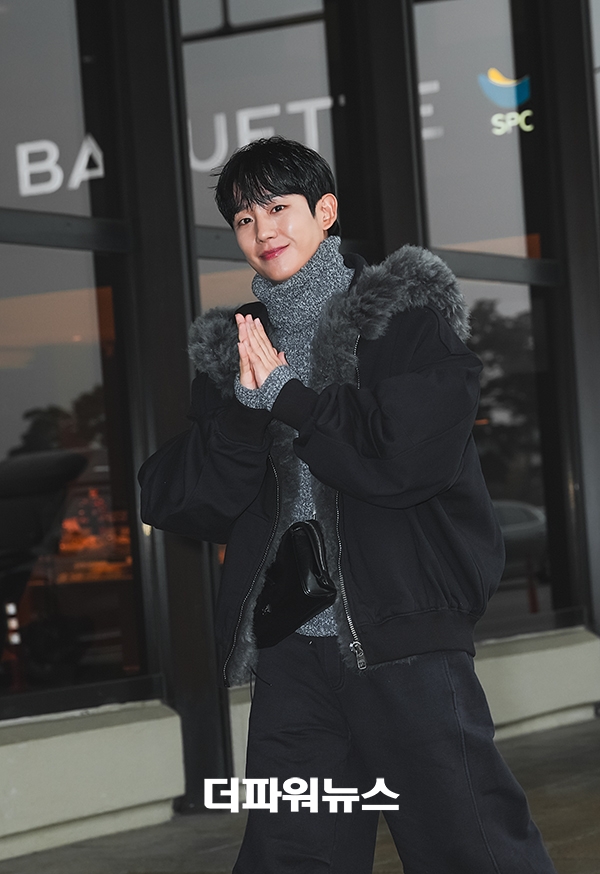 정해인, 김포국제공항 출국