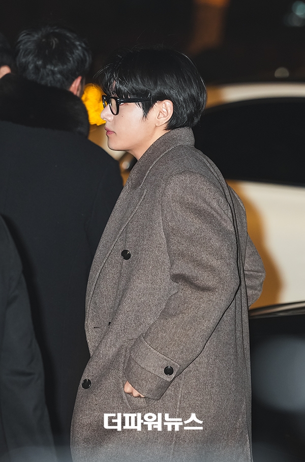 방탄소년단 뷔, 김우빈-신민아 결혼식