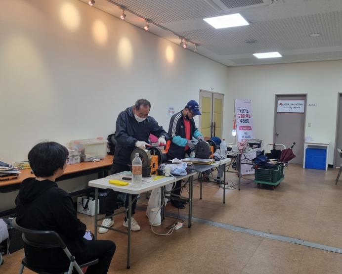 찾아가는 칼갈이, 우산수리센터 현장