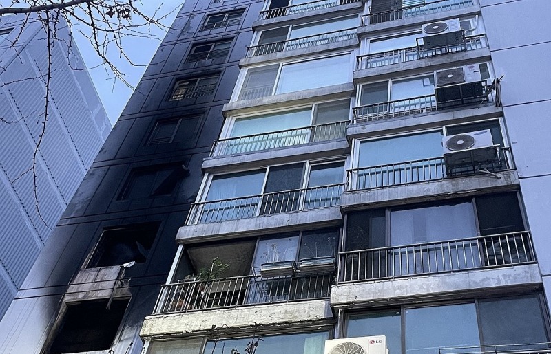 새벽 송파구 방이동 아파트서 불(사진=연합뉴스)