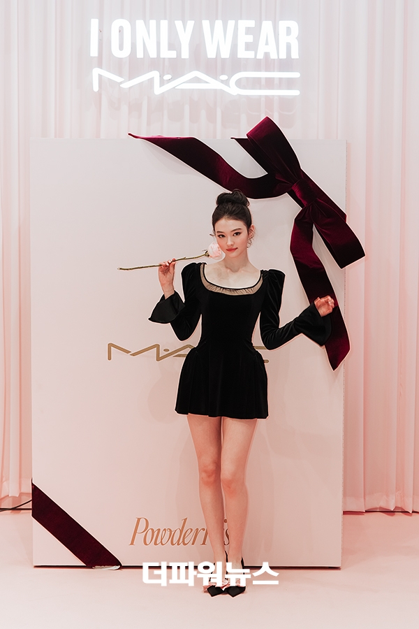 미야오 엘라, 포토월 행사