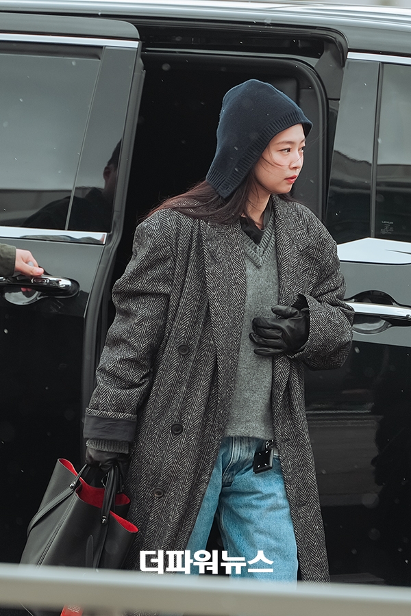 블랙핑크 제니, 인천국제공항 출국