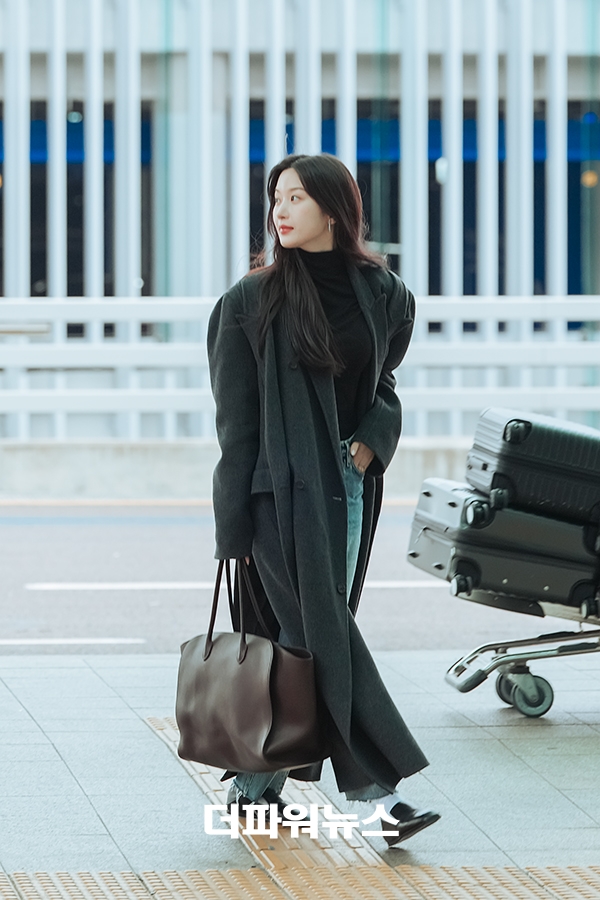 문가영, 인천국제공항 출국