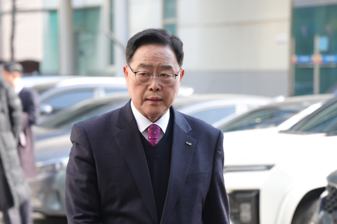 법정 출석하는 강수현 양주시장.(사진=연합뉴스)