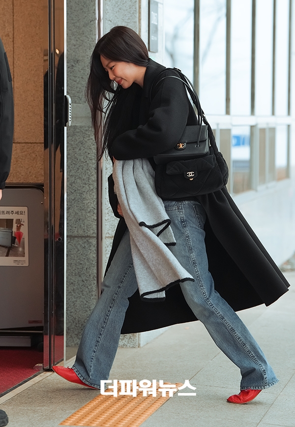 블랙핑크 제니, 김포국제공항 출국