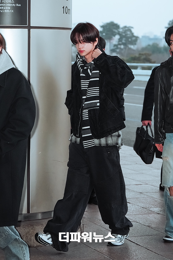 투어스 신유. 김포국제공항 출국