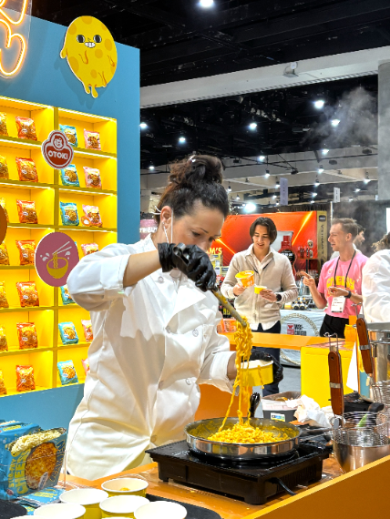 오뚜기, 미국 식품박람회서 '치즈라면' 시장 공략