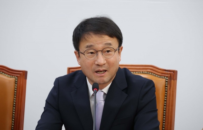 정책조정회의에서 발언하는 한병도 원내대표(사진=연합뉴스)