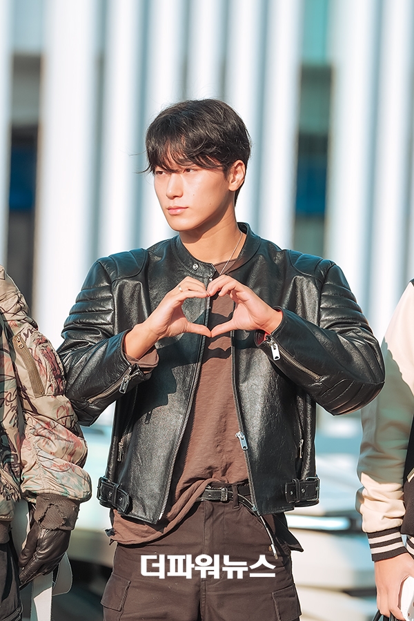 에이티즈 산, 인천국제공항 출국