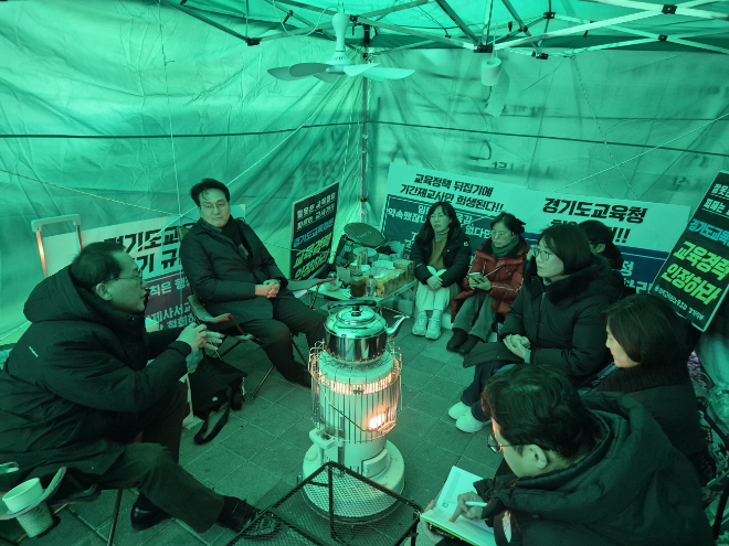 ‘기간제 사서교사 경력 인정 문제 해결 촉구 천막 농성장’방문 / 경기도의회