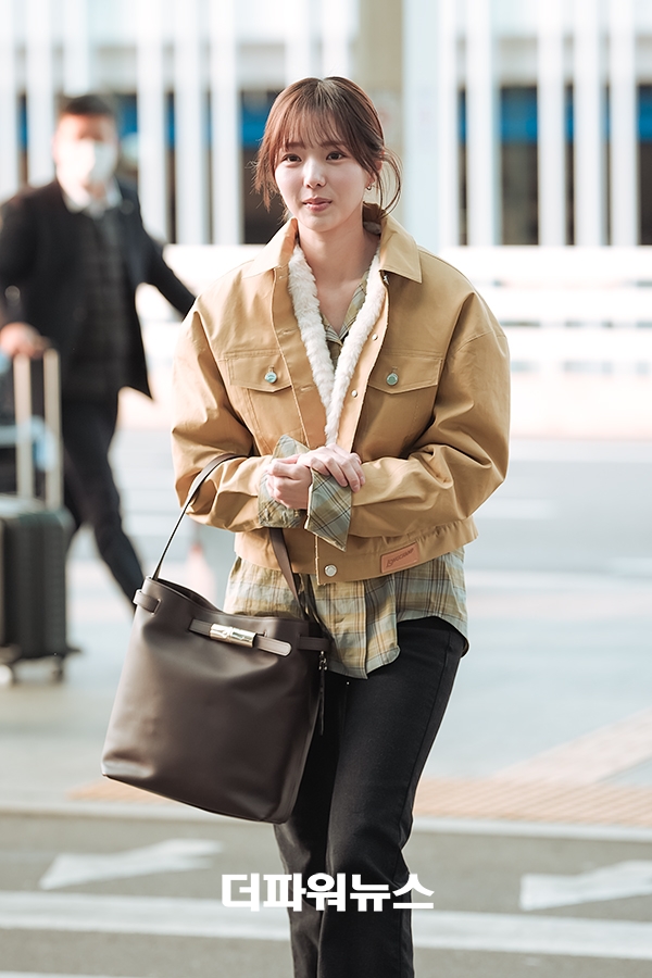 채수빈, 인천국제공항 출국