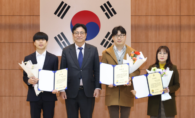 시민 생명 구한 중앙도서관 직원 3명 표창 / 인천시교육청