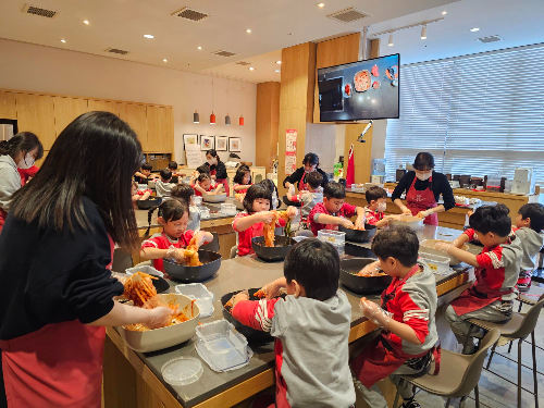 풀무원 뮤지엄김치간, 올해 8천500명 대상 무료 김치학교 운영
