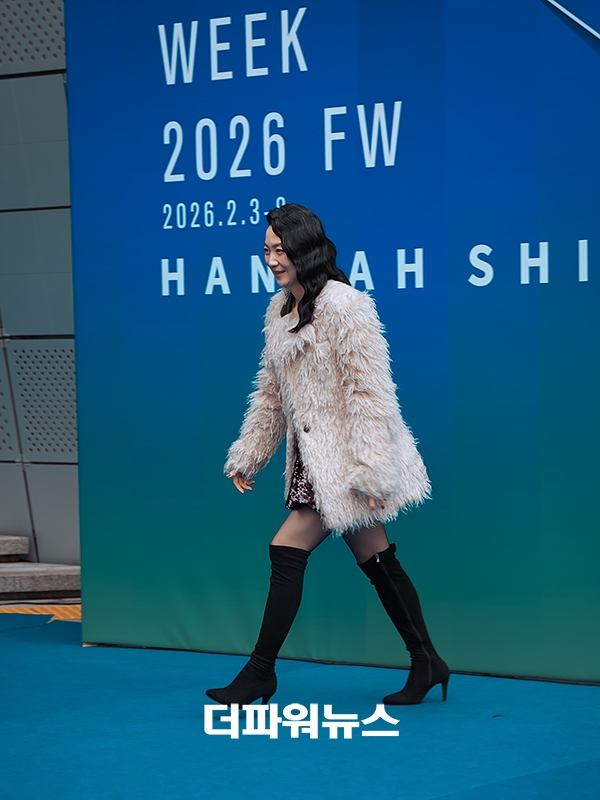 김주령, '2026 F/W 서울패션위크' 한나신 컬렉션