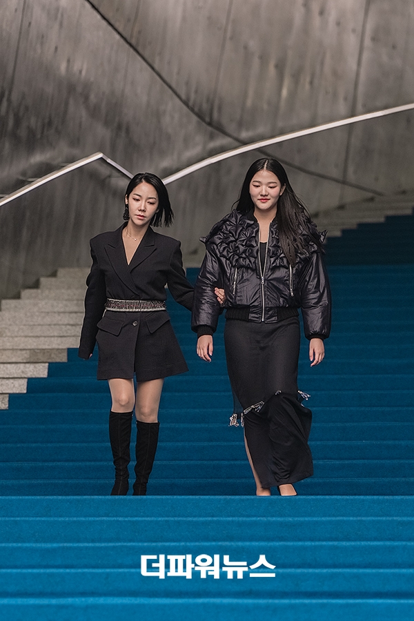 이윤진-이소율, '2026 F/W 서울패션위크' 줄라이칼럼 컬렉션