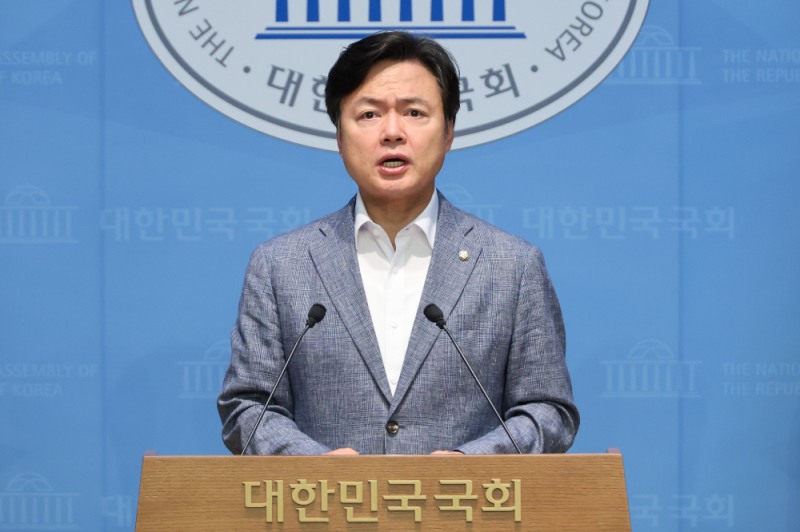 더불어민주당 김현정 원내대변인이 7일 서울 여의도 국회 소통관에서 브리핑을 하고 있다.(사진=연합뉴스)