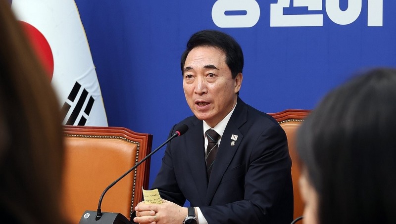 민주당 박수현 수석대변인 기자 간담회(사진=연합뉴스)