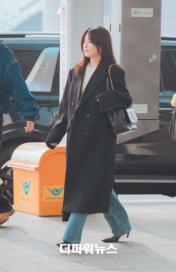 레드벨벳 슬기, 인천국제공항 출국