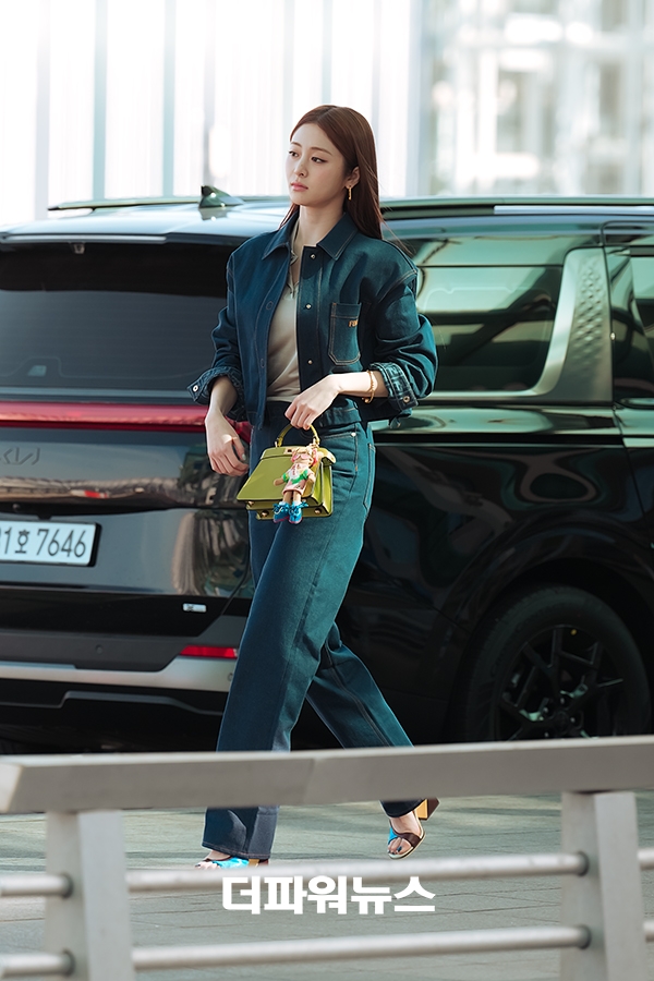 르세라핌 허윤진, 인천국제공항 출국