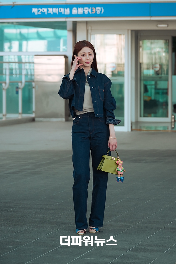 르세라핌 허윤진, 인천국제공항 출국