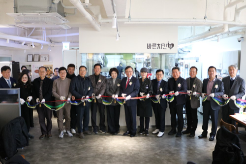 바른치킨, 푸드테크 시스템 적용한 직영 플래그십 '여의도R점' 오픈