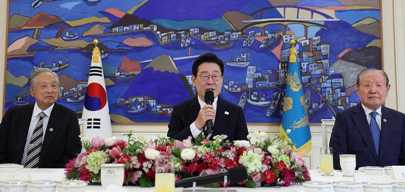 이재명 대통령, 민주당 상임고문단과 오찬(사진=연합뉴스)