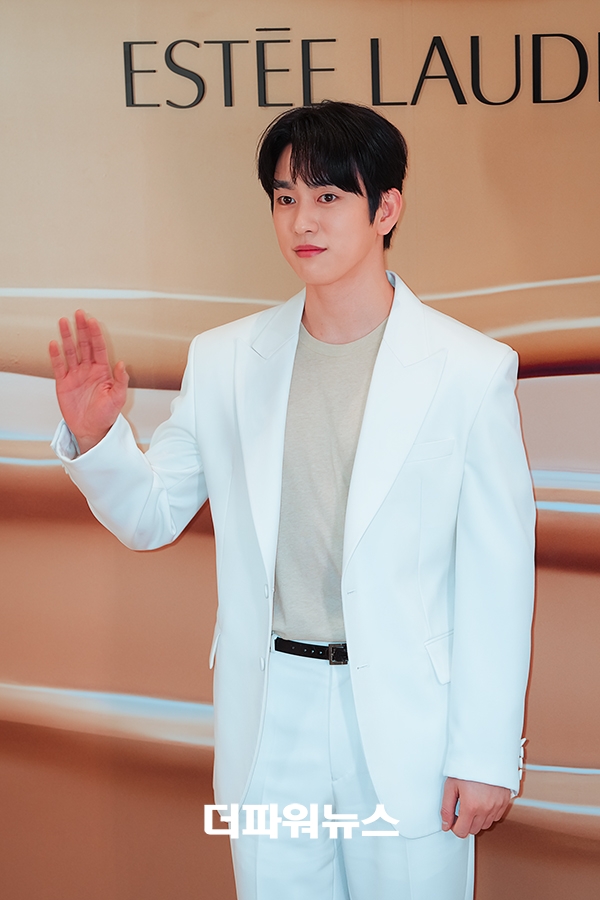 진영, 포토월 행사