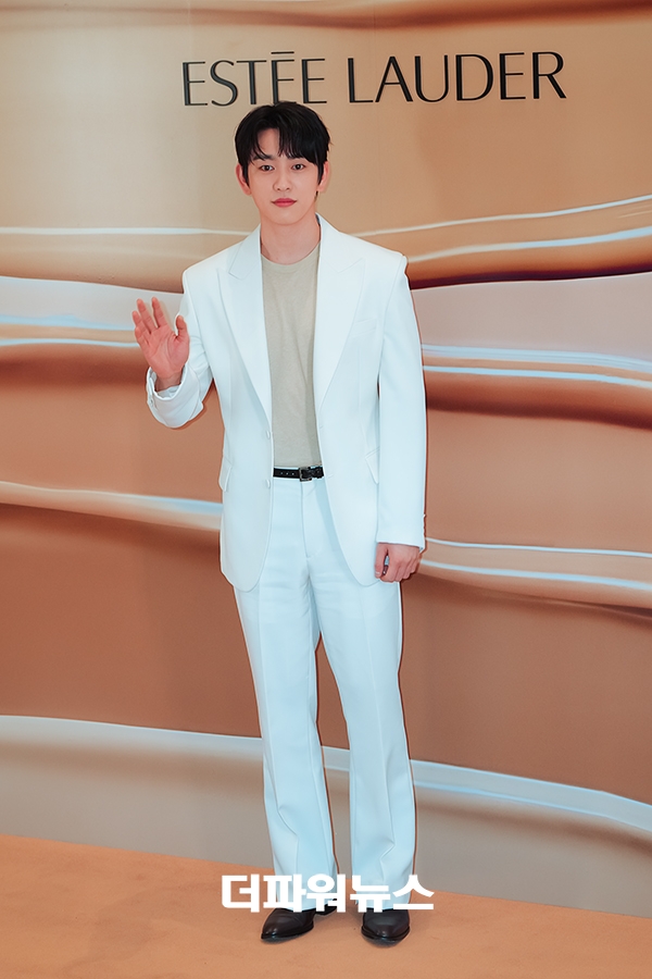 진영, 포토월 행사