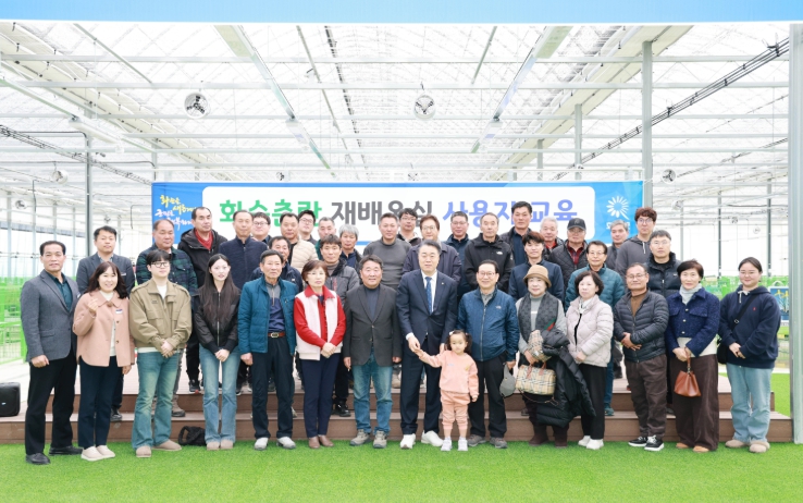 화순춘란 재배온실에서 진행된 간담회 모습