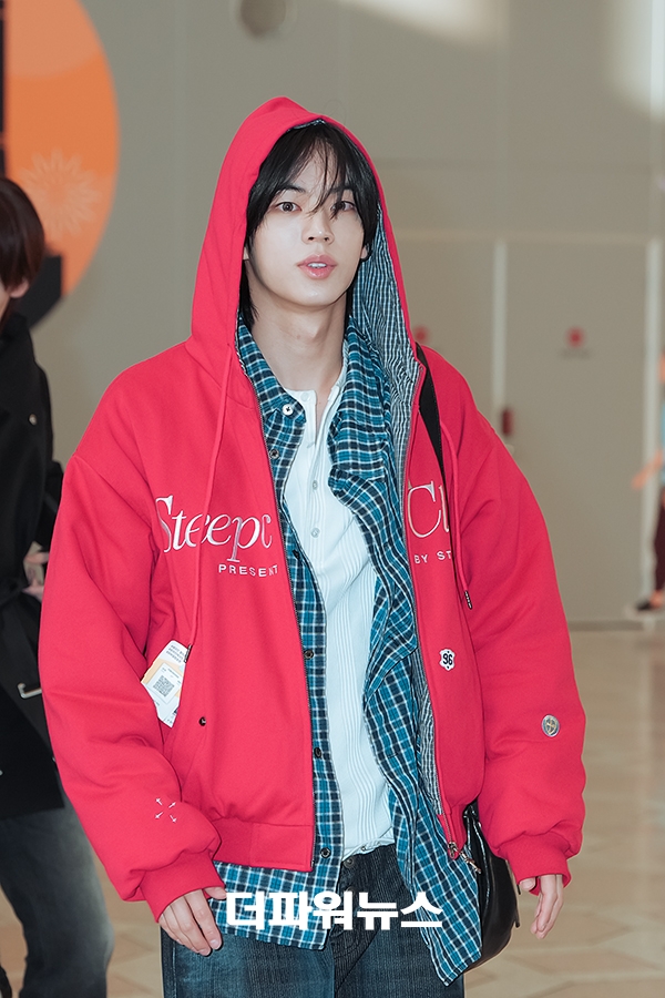 투어스 도훈, 김포국제공항 출국