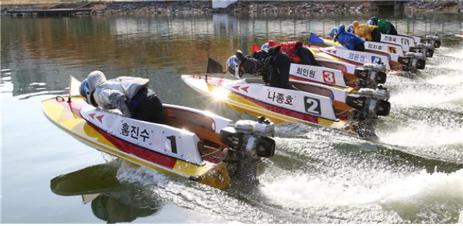 미사경정장에서 선수들이 계류장을 출발하고 있다. (사진=국민체육진흥공단)