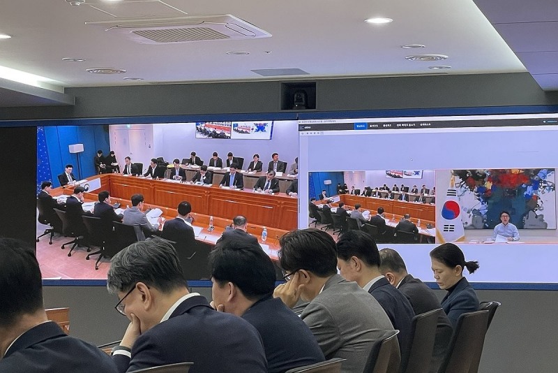 방미 김민석 총리, 국무총리실 간부회의 원격 주재(사진=연합뉴스)