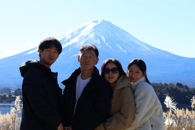 박제원 선수의 가족 사진, 네 가족은 모두가 사이클 국가대표 출신이다.(왼쪽부터 아들 박제원, 아버지 박종현, 어머니 최심미, 딸 박지혜) . (사진=박종현 선수)
