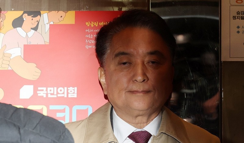 국힘 '컷오프' 김영환 충북지사, 공천위 항의 방문(사진=연합뉴스)