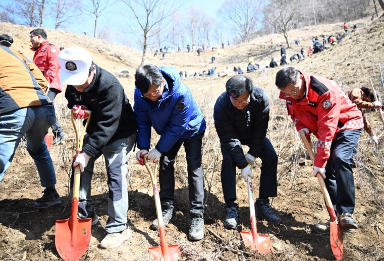 , 제81회 식목일 ‘봉화산 산철쭉군락지 나무심기 행사’