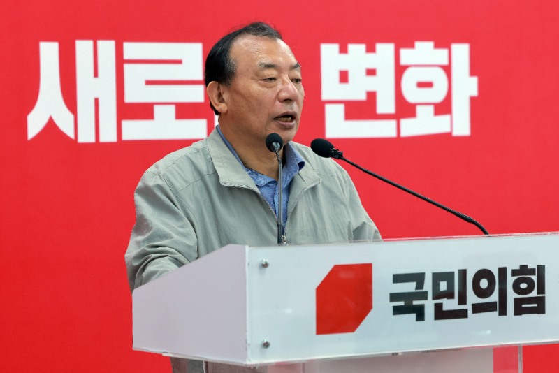 공천 일정 브리핑하는 국민의힘 이정현 공관위원장(사진=연합뉴스)