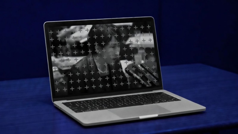 2026년 2월 OpenAI 보고서에 따르면 중국 법 집행기관과 연계된 ChatGPT 계정들이 다카이치 사나에 일본 총리를 겨냥한 온라인 비난 공작, 반체제 인사 사망설 조작, 가짜 계정 수천 개를 이용한 신고 폭탄 등 조직적 정보전을 수행한 것으로 나타났다. OpenAI는 생성형 AI가 허위정보 생산과 온라인 괴롭힘의 핵심 도구로 전용되고 있다며, 플랫폼과 AI 기업의 선제적 탐지·차단 체계 강화가 시급하다고 강조했다. / 이미지 디자인=로이슈 AI 디자인팀(*본 이미지는 기사 내용의 이해를 돕기 위해 AI로 생성한 것입니다.)