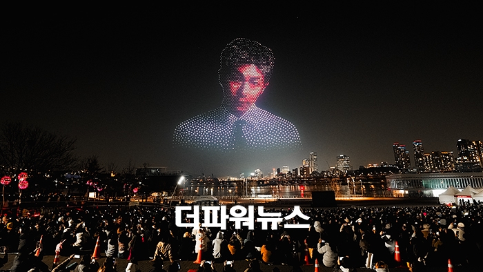 방탄소년단(BTS) RM, 컴백 한강 드론 라이트쇼