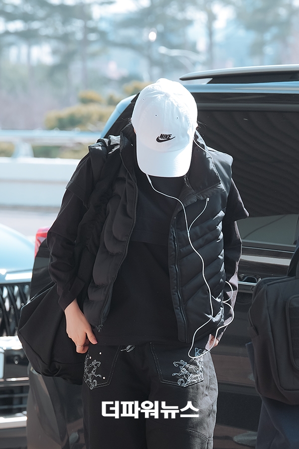 에스파 카리나, 김포국제공항 출국