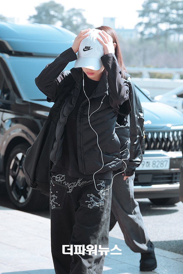 에스파 카리나, 김포국제공항 출국