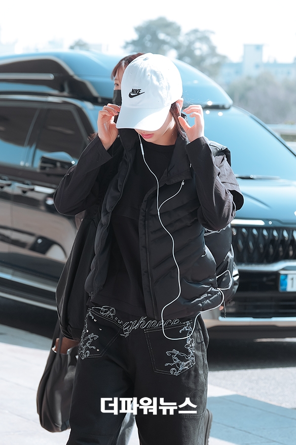 에스파 카리나, 김포국제공항 출국