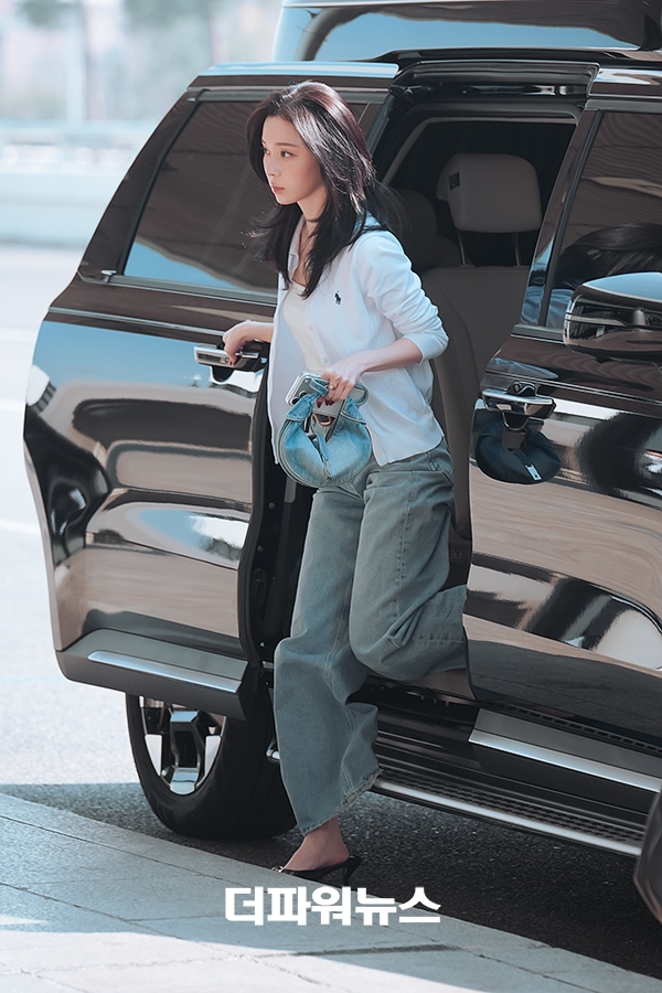 에스파 뒨터, 김포국제공항 출국