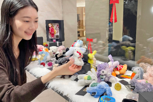 갤러리아백화점, 국내 브랜드 ‘레어타입’ 키링 선봬