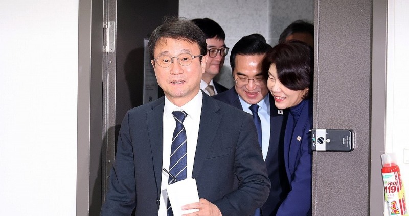 추경 당정 협의 참석하는 한병도·한정애·박홍근(사진=연합뉴스)