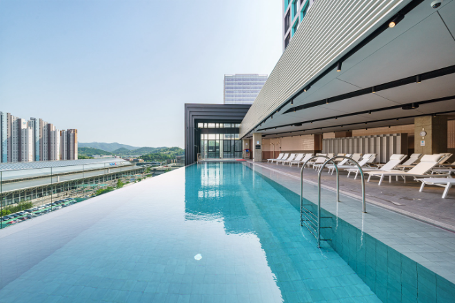 야외 수영장.(사진=롯데호텔앤리조트)