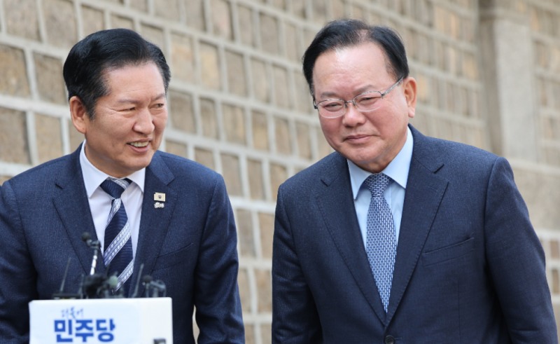 정청래 대표와 김부겸 전 국무총리(사진=연합뉴스)