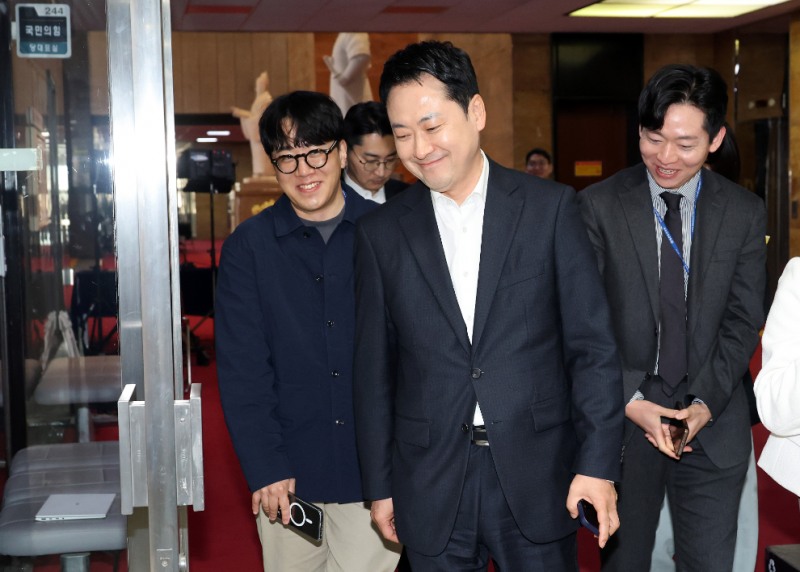 최고위원회의 참석하는 국민의힘 장동혁 대표(사진=연합뉴스)